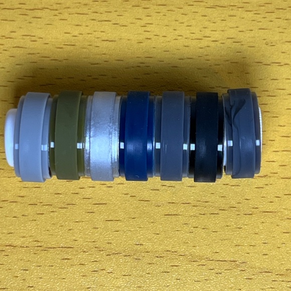 EGNARO Silicone Rings (Size 6) - Picture 2 of 6